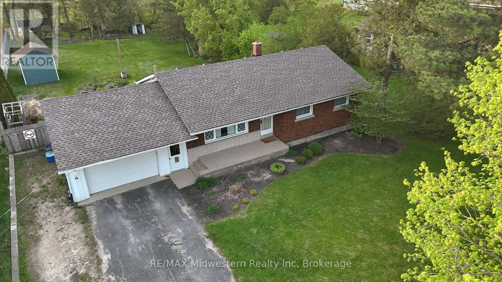 Property at 425 WELLINGTON STREET E image 4