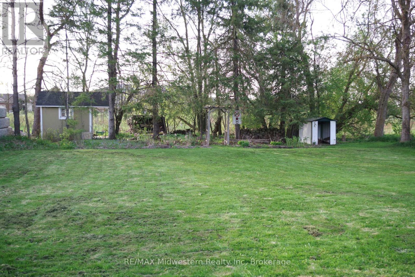 425 Wellington Street E, Wellington North, Ontario  N0G 2L2 - Photo 7 - X12147527