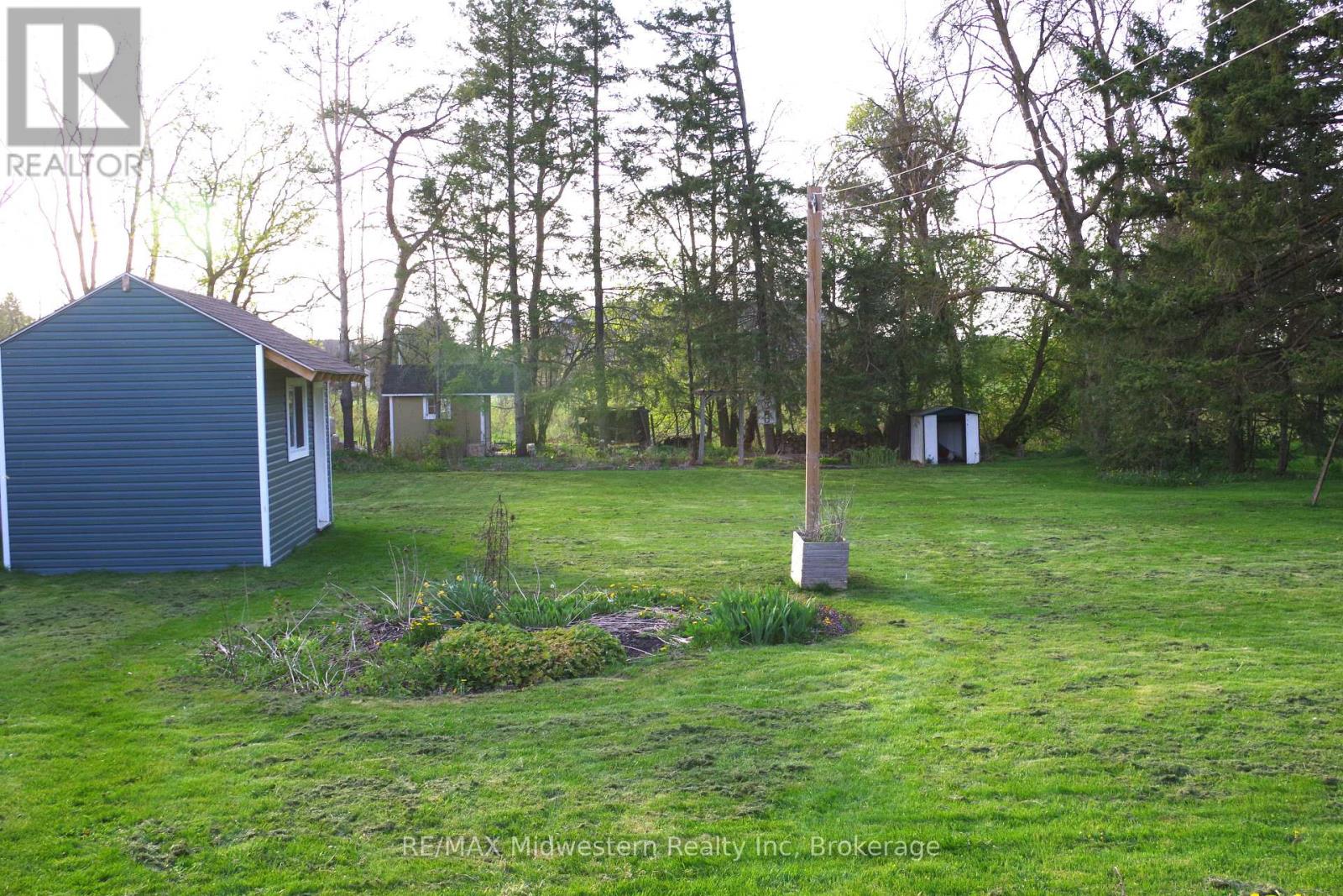 425 Wellington Street E, Wellington North, Ontario  N0G 2L2 - Photo 8 - X12147527