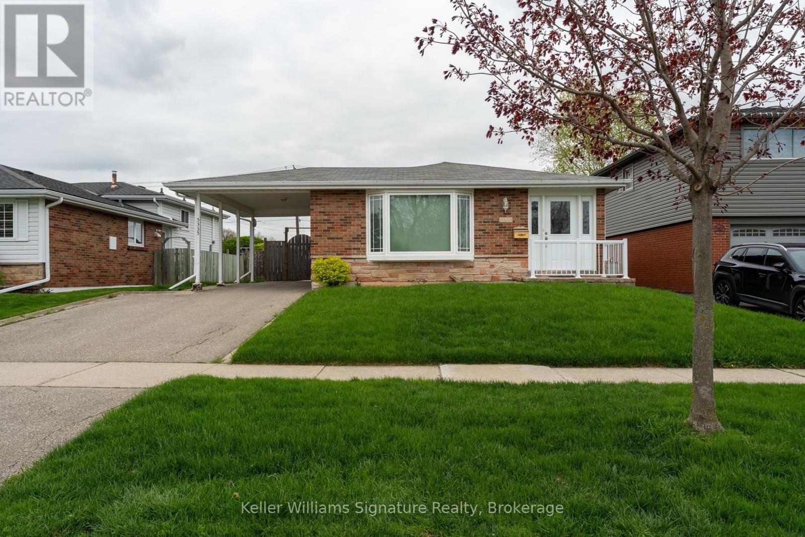 5335 Salem Road, Burlington (Appleby), Ontario  L7L 3X2 - Photo 2 - W12147429