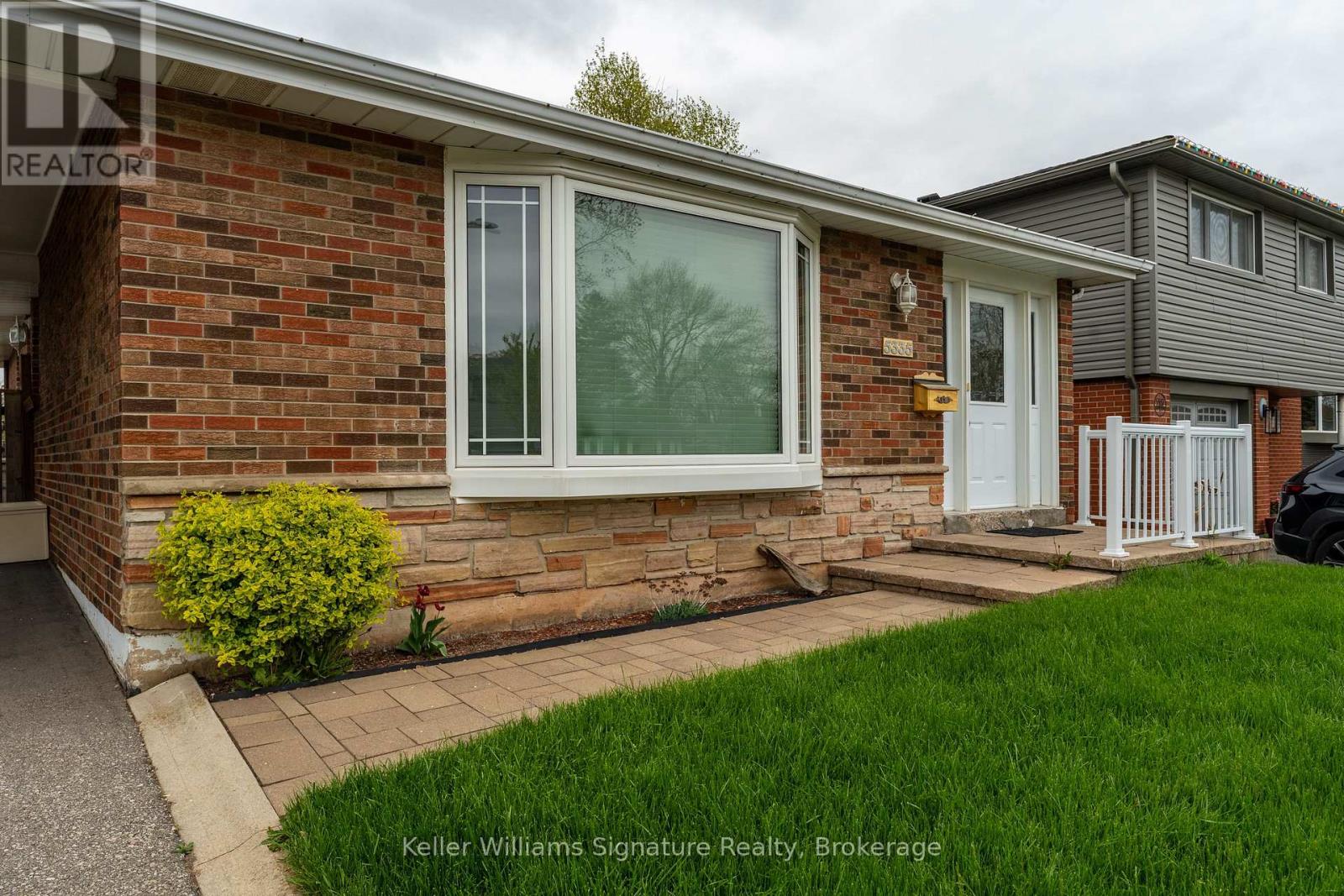 5335 Salem Road, Burlington (Appleby), Ontario  L7L 3X2 - Photo 9 - W12147429