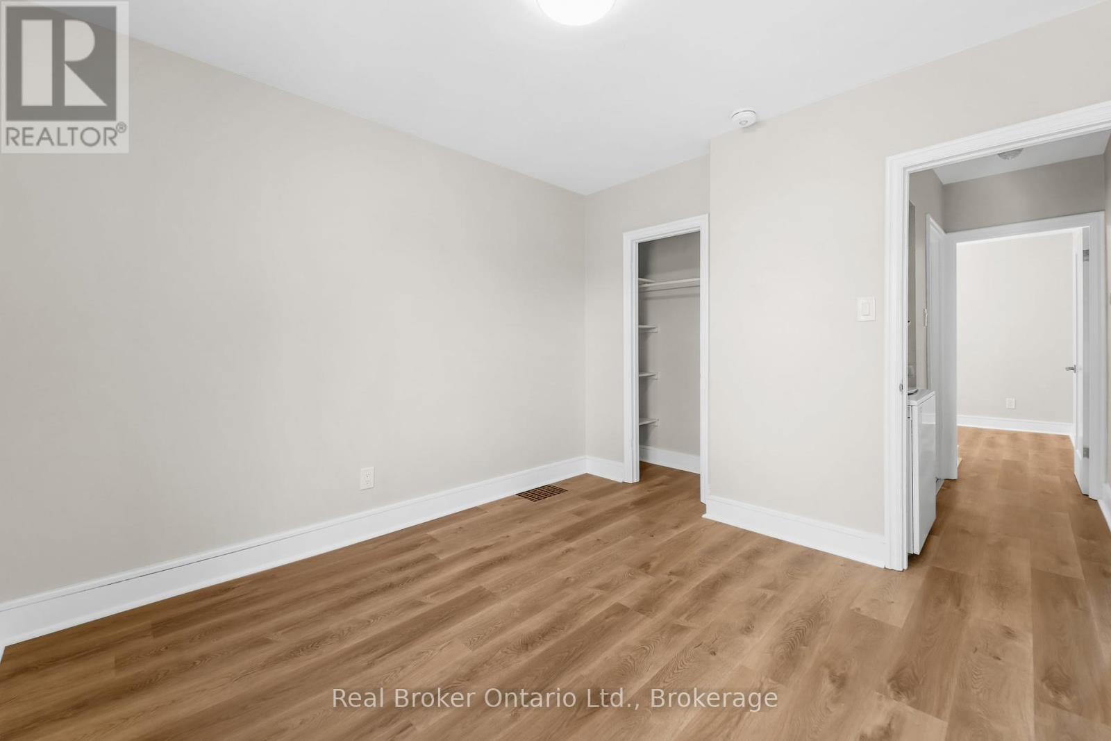 Upper Unit - 223 Bond Street N, Hamilton, Ontario  L8S 3W8 - Photo 18 - X12147471