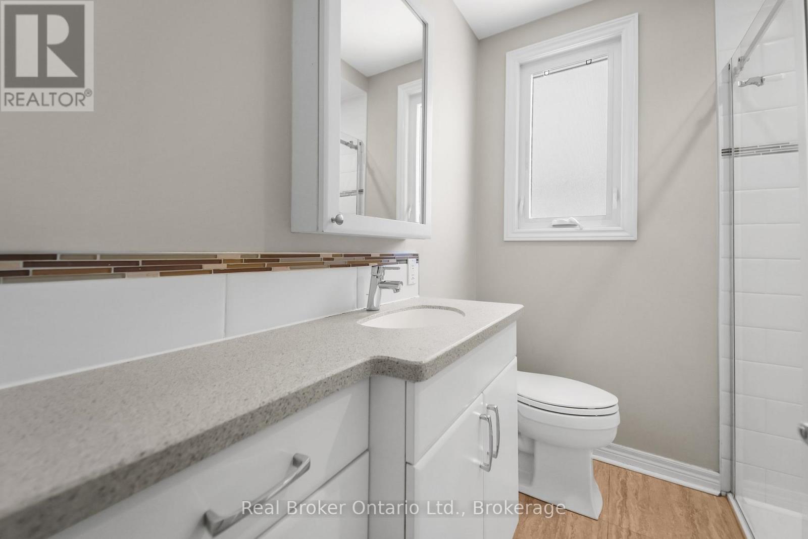 Upper Unit - 223 Bond Street N, Hamilton, Ontario  L8S 3W8 - Photo 20 - X12147471