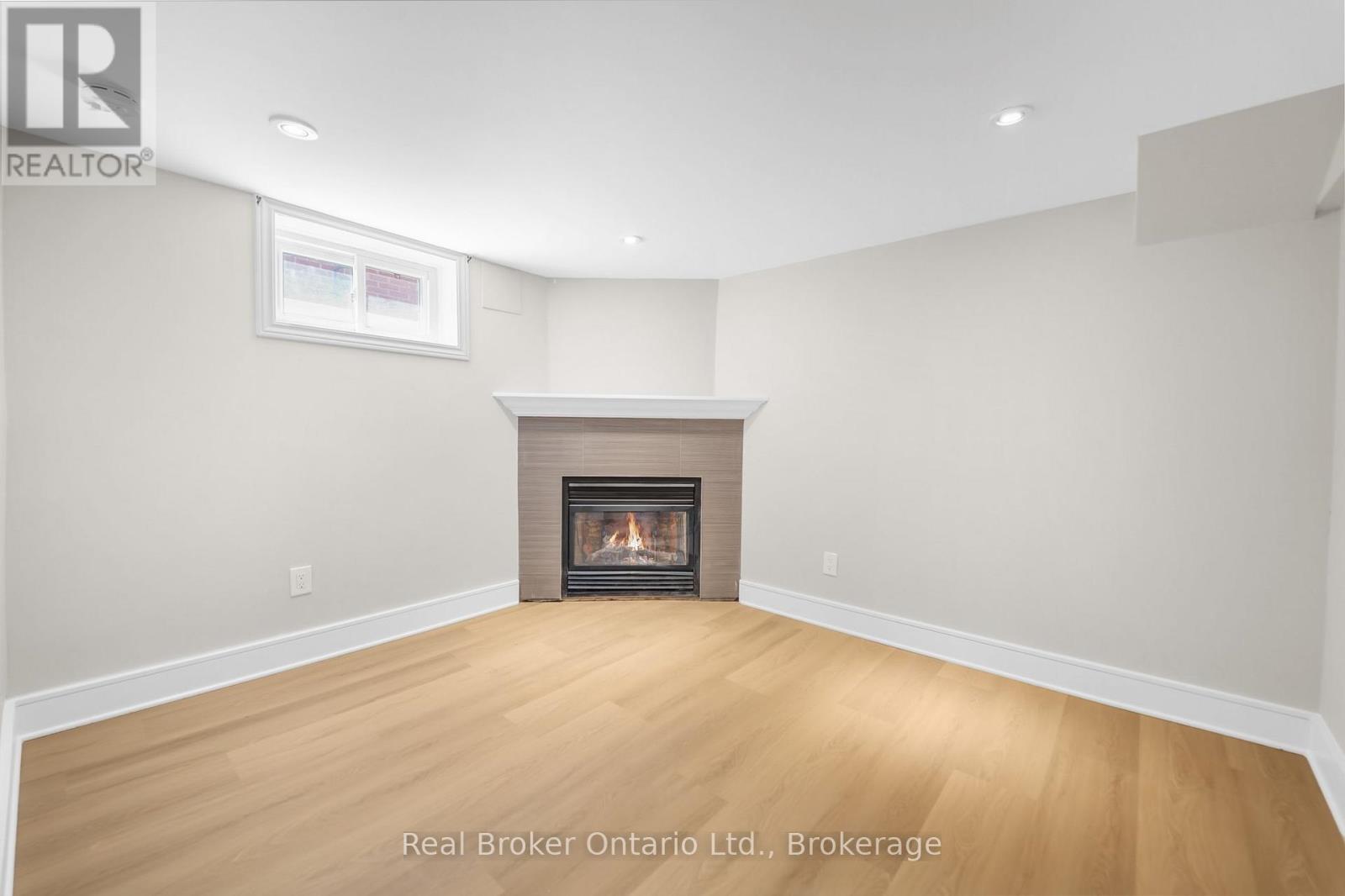 Lower Unit - 223 Bond Street N, Hamilton, Ontario  L8S 3W8 - Photo 5 - X12147474