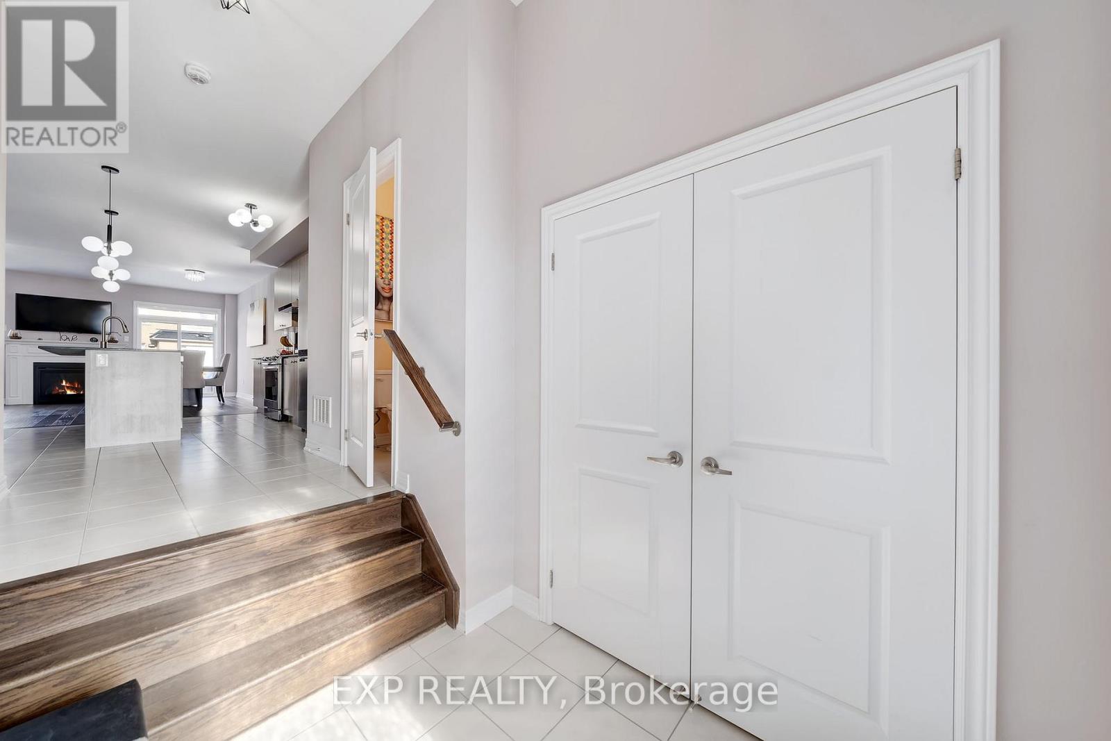 2075 Dale Road, Innisfil, Ontario  L9S 0J8 - Photo 4 - N12090919