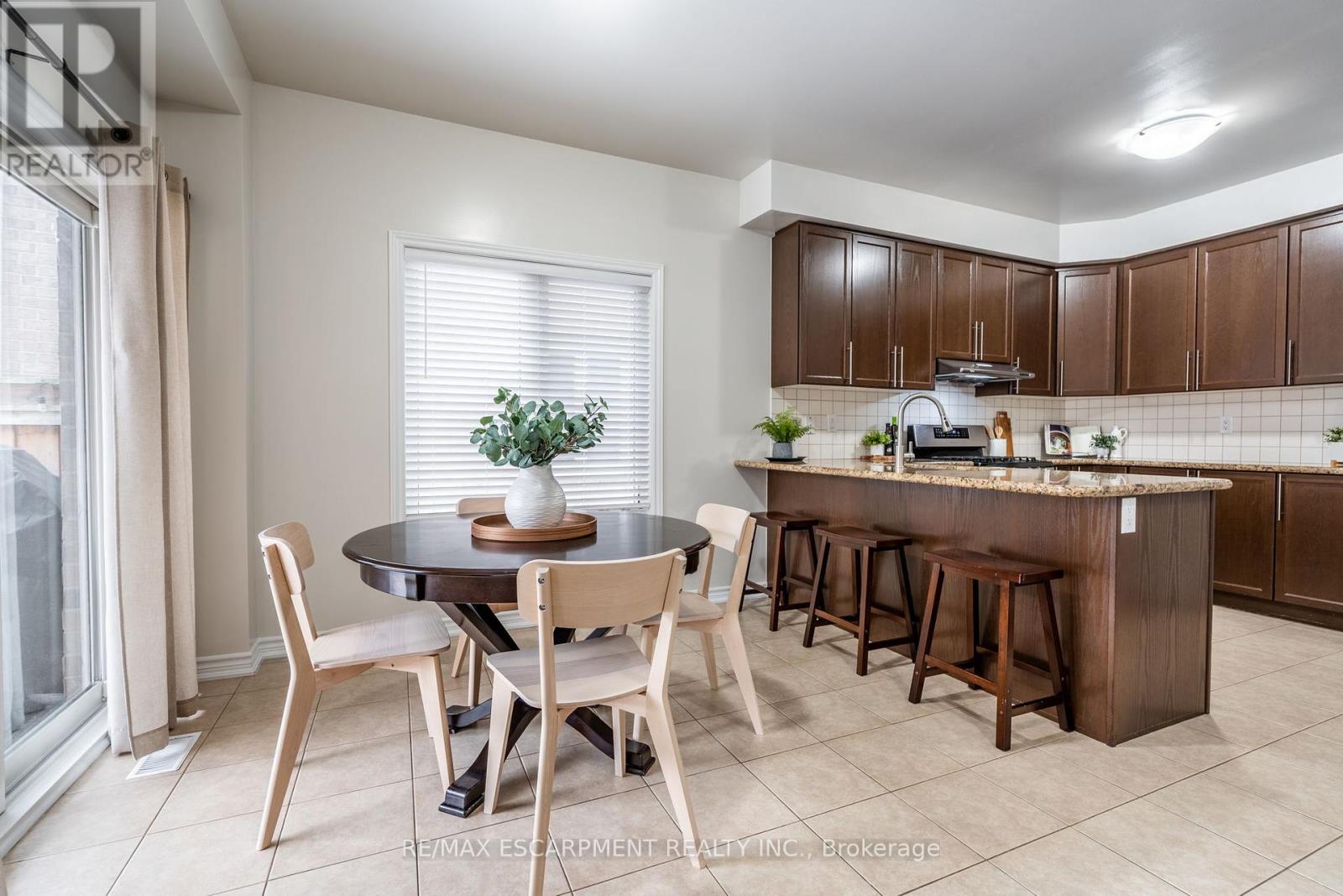 1327 Ruddy Crescent, Milton, Ontario  L9T 8M3 - Photo 6 - W12014197