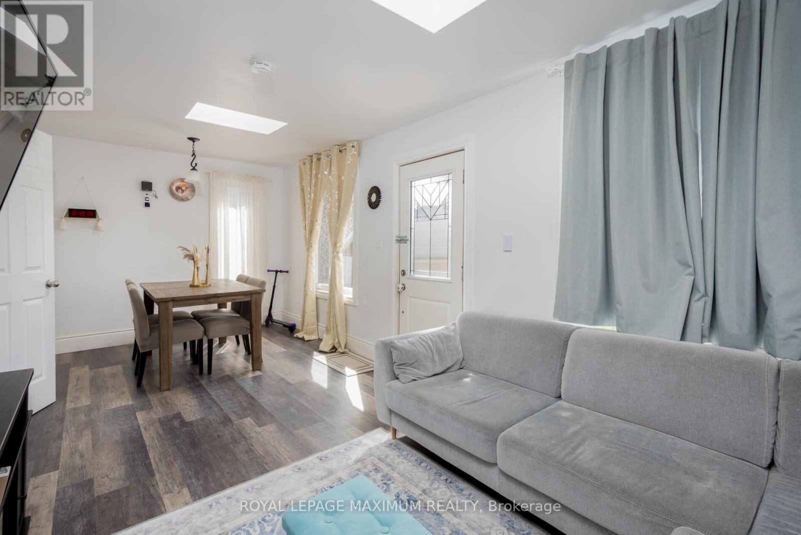35 Ellerby Square N, Vaughan, Ontario  L4L 1N2 - Photo 13 - N12138213