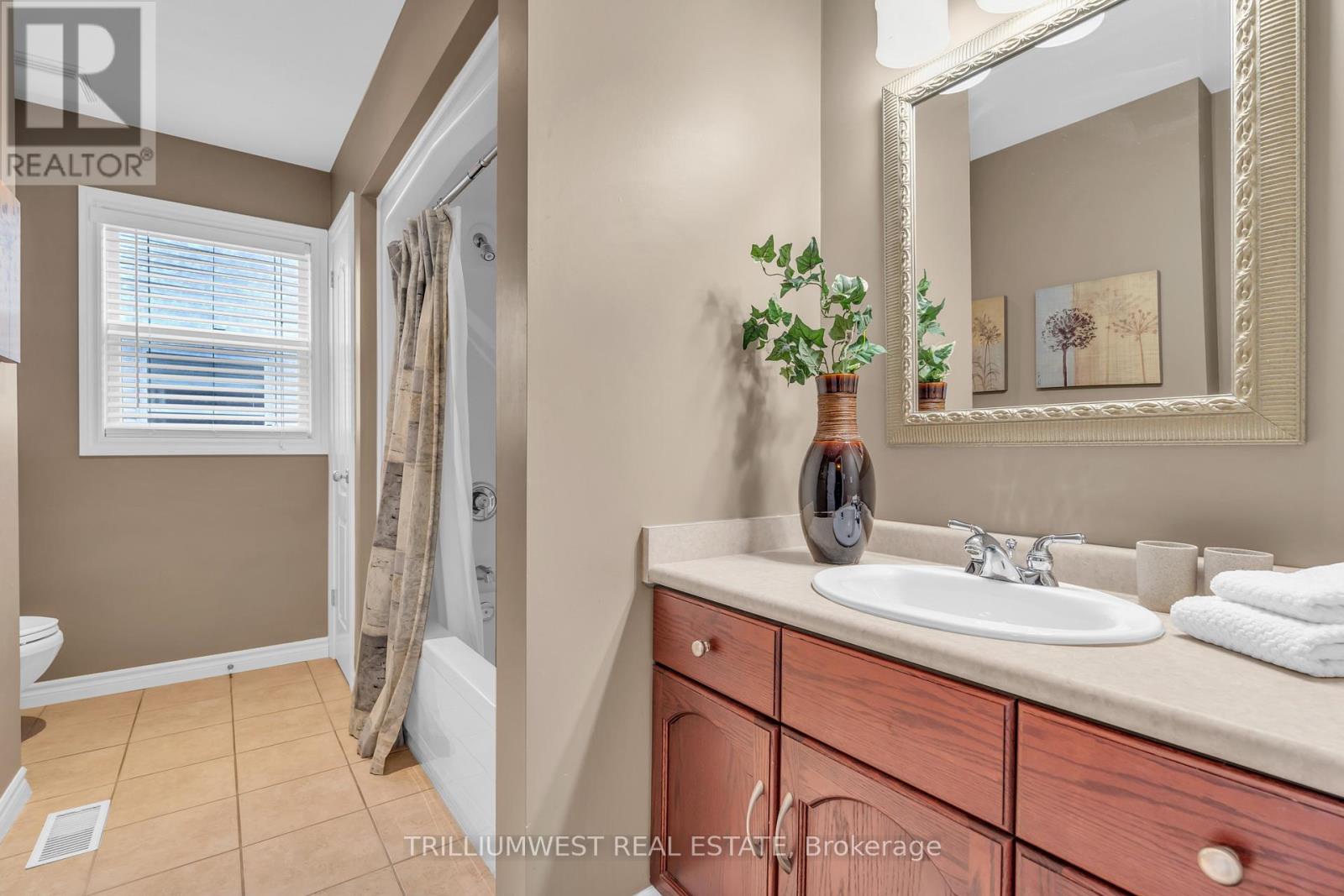 31 Coopershawk Street, Kitchener, Ontario  N2K 4J7 - Photo 23 - X12060877