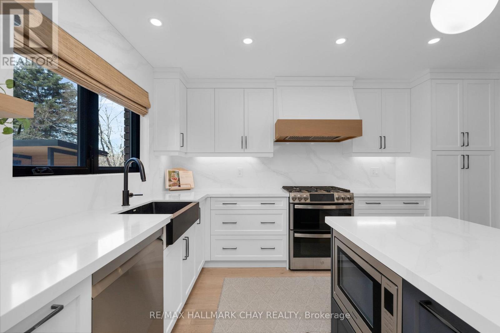 5 Lilac Lane, Springwater, Ontario  L0L 1X1 - Photo 8 - S12115605