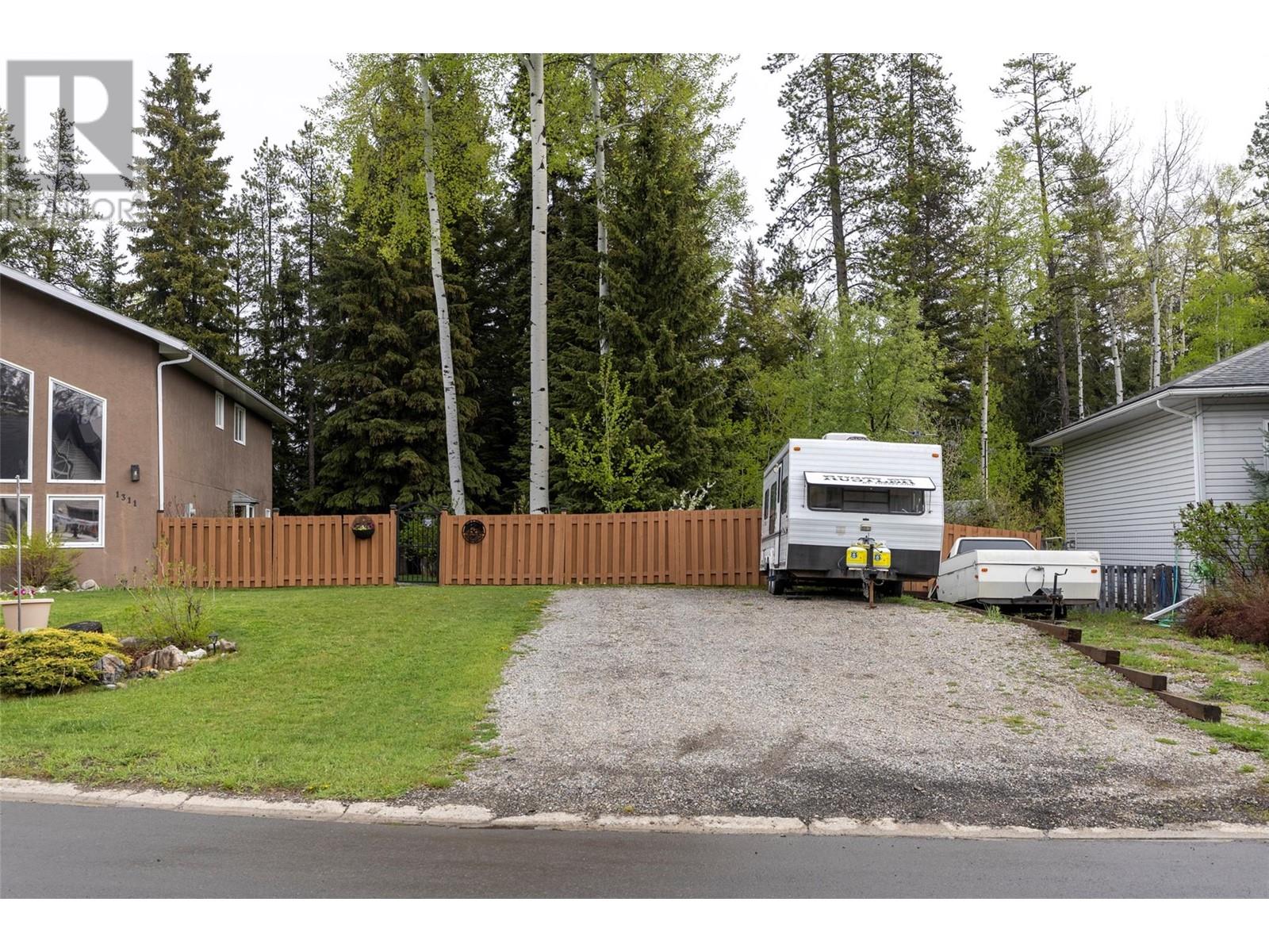 1309 Cypress Place, Sparwood, British Columbia  V0B 2G2 - Photo 6 - 10347879