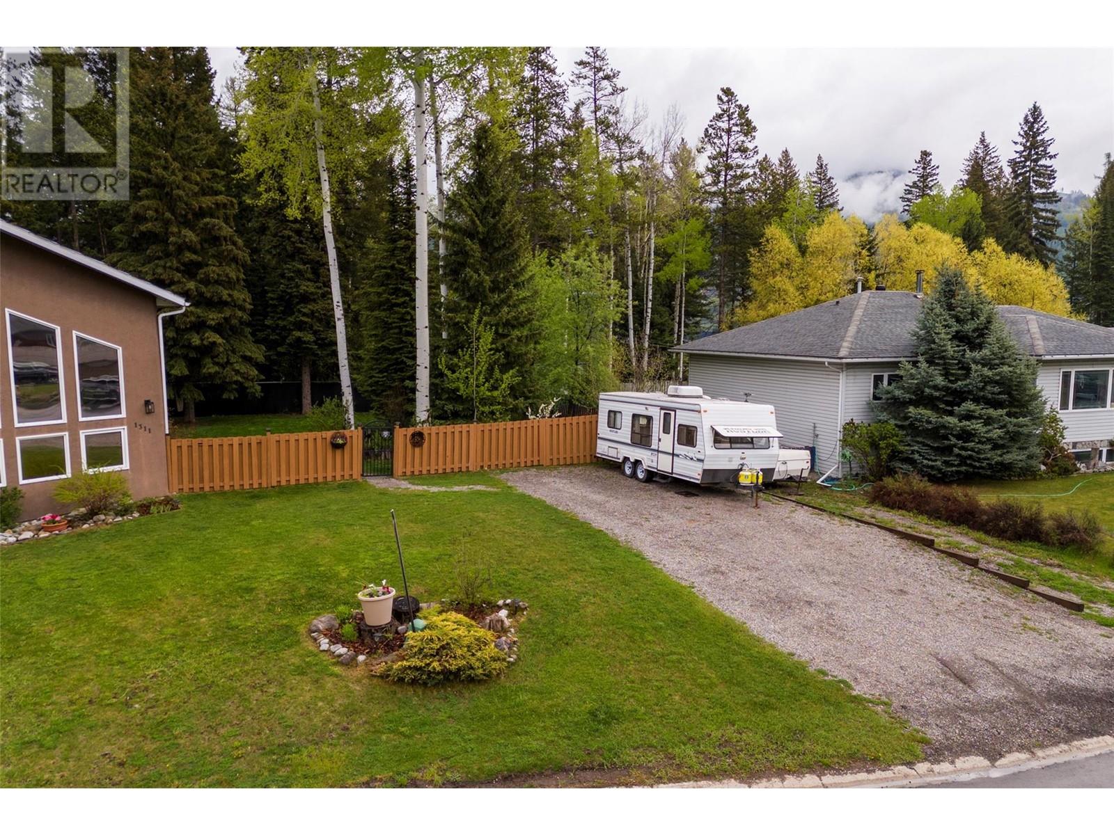 1309 Cypress Place, Sparwood, British Columbia  V0B 2G2 - Photo 7 - 10347879