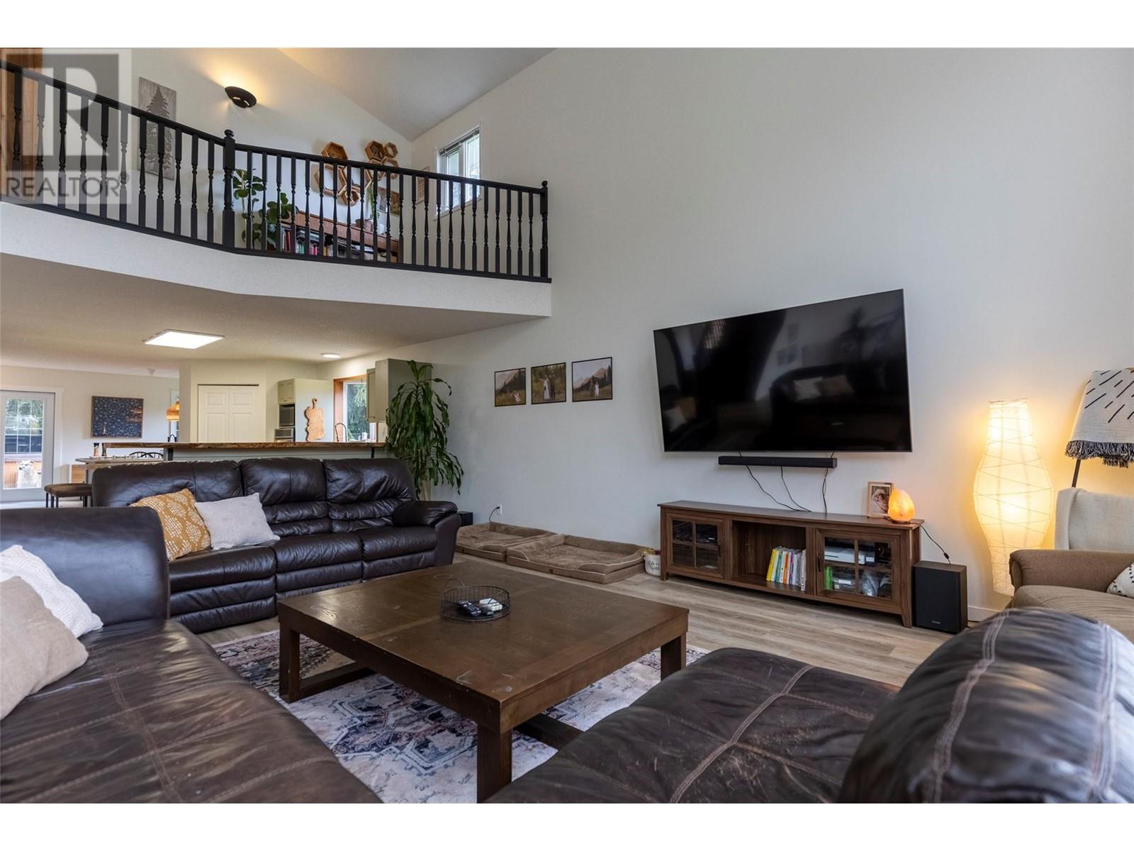 1311 Cypress Place, Sparwood, British Columbia  V0B 2G2 - Photo 11 - 10347877
