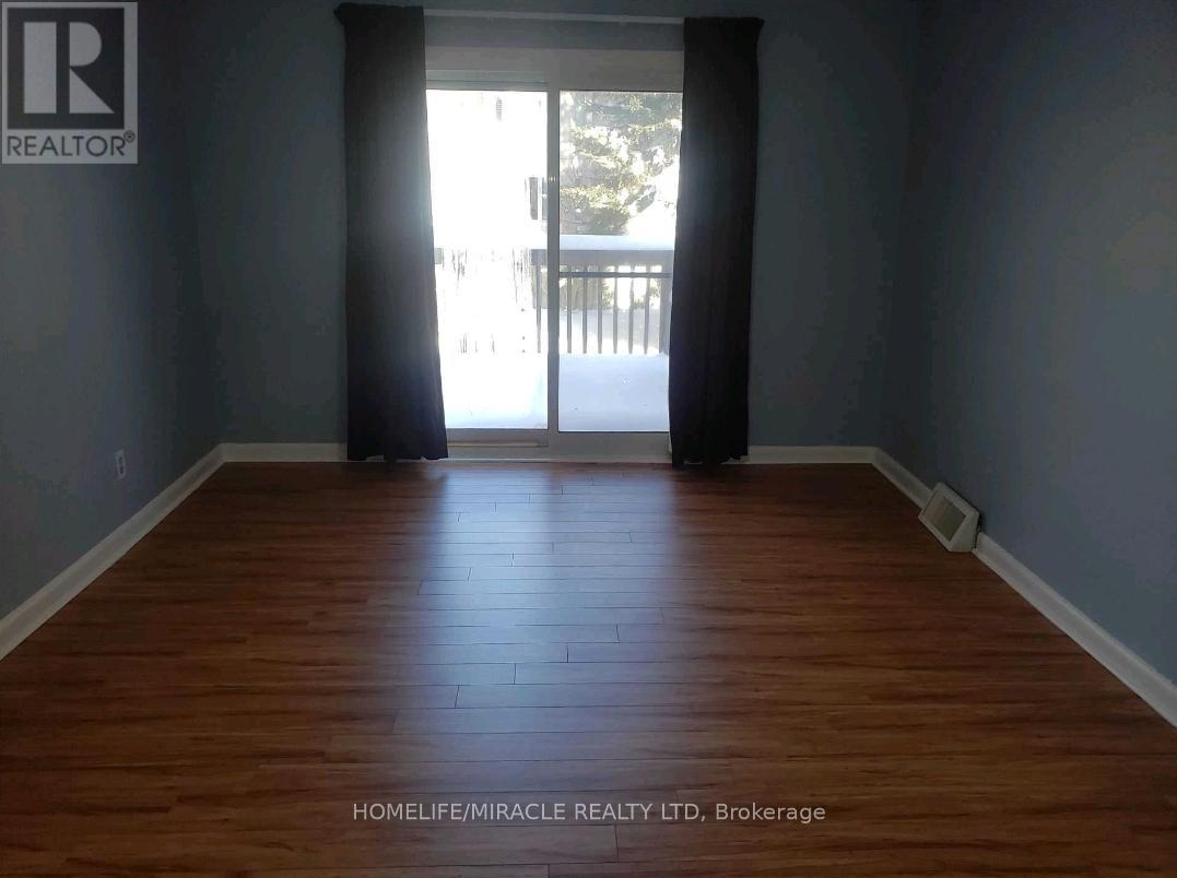 1597 Trotwood Avenue, Mississauga, Ontario  L5G 3Z8 - Photo 4 - W11964238