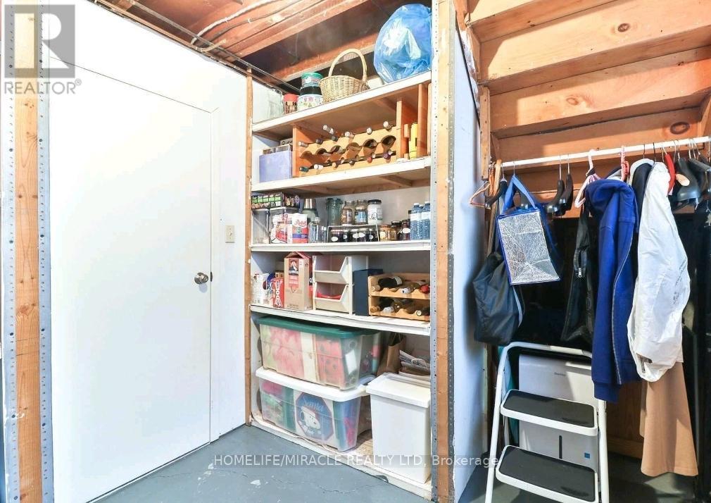 1597 Trotwood Avenue, Mississauga, Ontario  L5G 3Z8 - Photo 13 - W11964238
