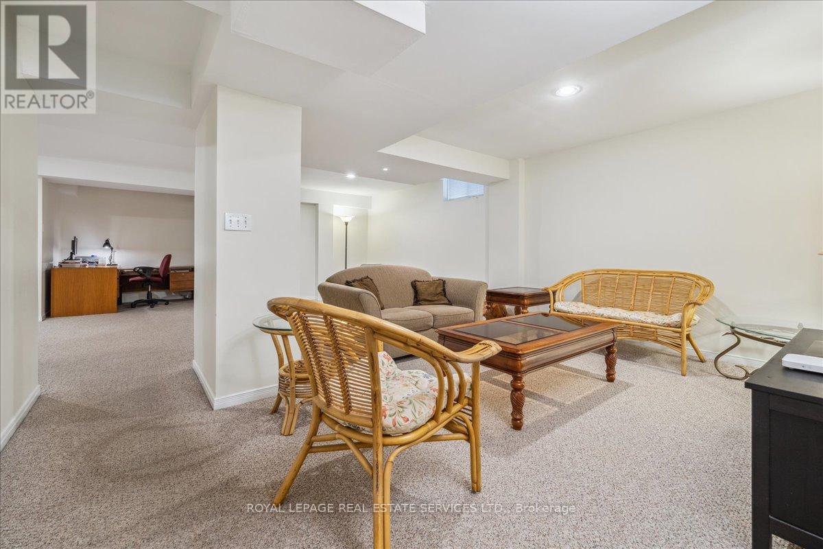 2317 Carpenters Circle, Oakville, Ontario  L6M 3C7 - Photo 35 - W12145090