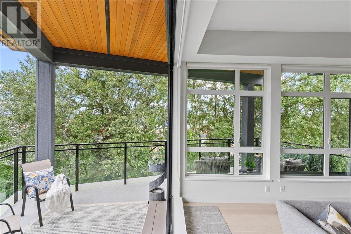 413 300 Salter Street, New Westminster, British Columbia  V3M 0L9 - Photo 2 - R2986367