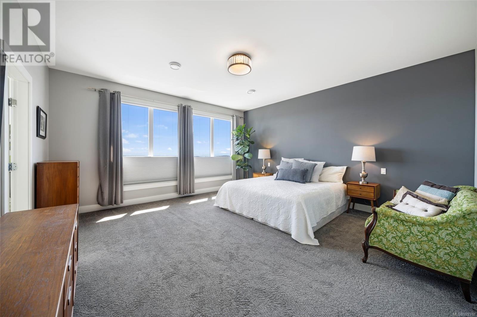 Property at 2326 Azurite Cres image 3