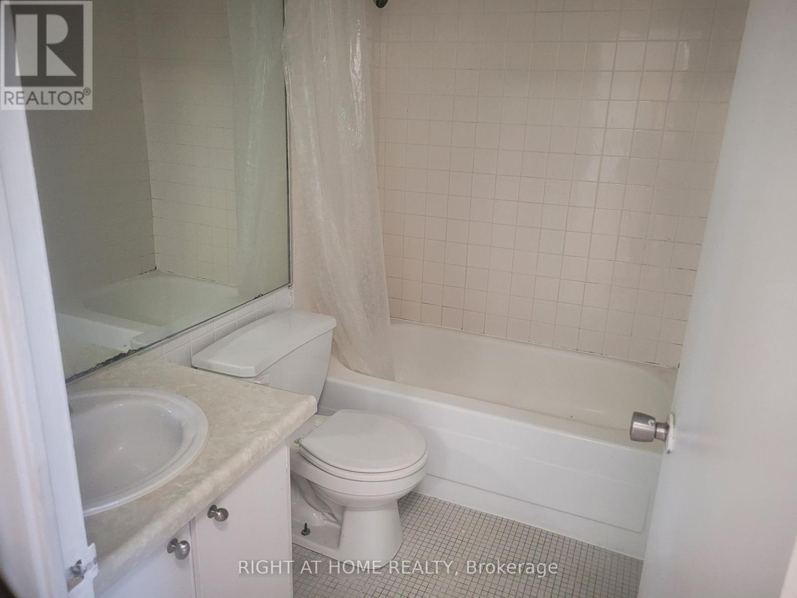 511 - 191 St George Street, Toronto, Ontario  M5R 2N5 - Photo 8 - C12134807