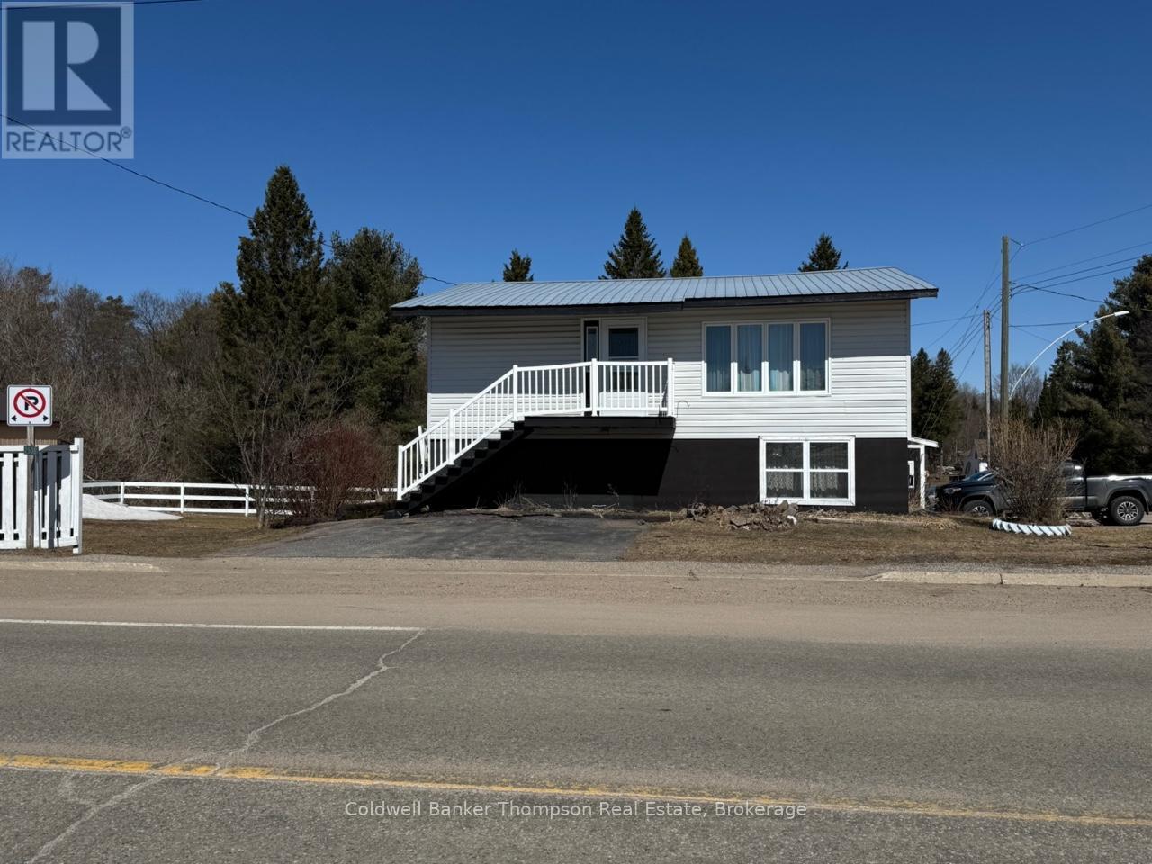 2508 Highway 518 Highway W, Mcmurrich/monteith, Ontario  P0A 1Y0 - Photo 1 - X12083010