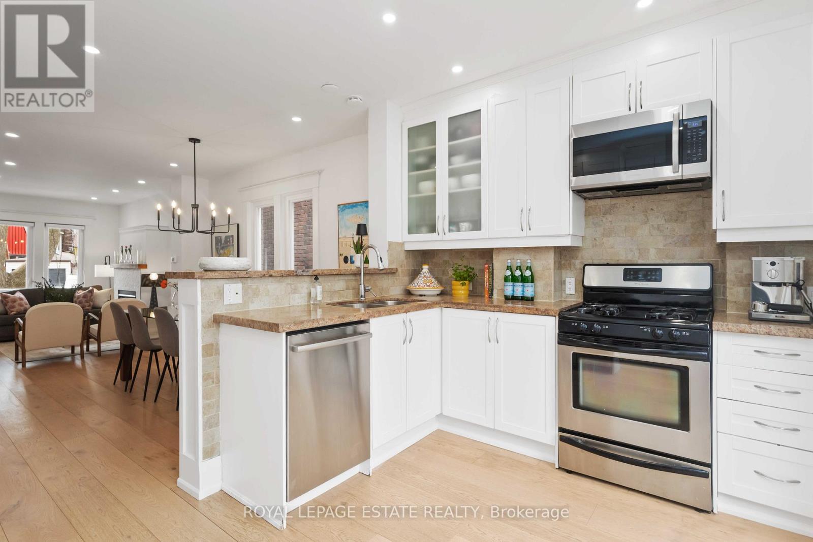 42 Chatham Avenue, Toronto, Ontario  M4J 1K6 - Photo 13 - E12137752