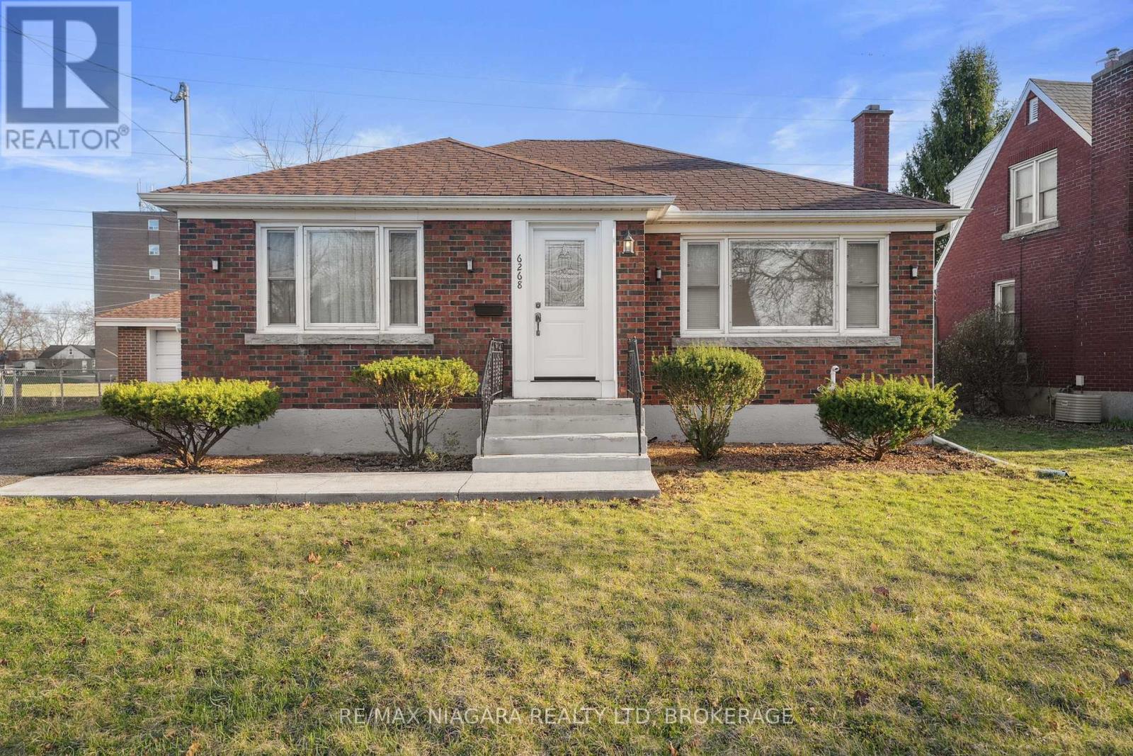 Property at 6268 CORWIN CRESCENT image 2