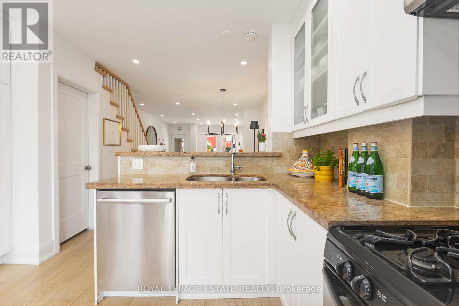 42 Chatham Avenue, Toronto, Ontario  M4J 1K6 - Photo 16 - E12137752