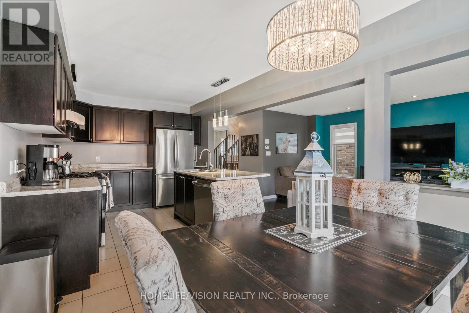 25 Long Street, Bradford West Gwillimbury, Ontario  L3Z 0L7 - Photo 8 - N12144019