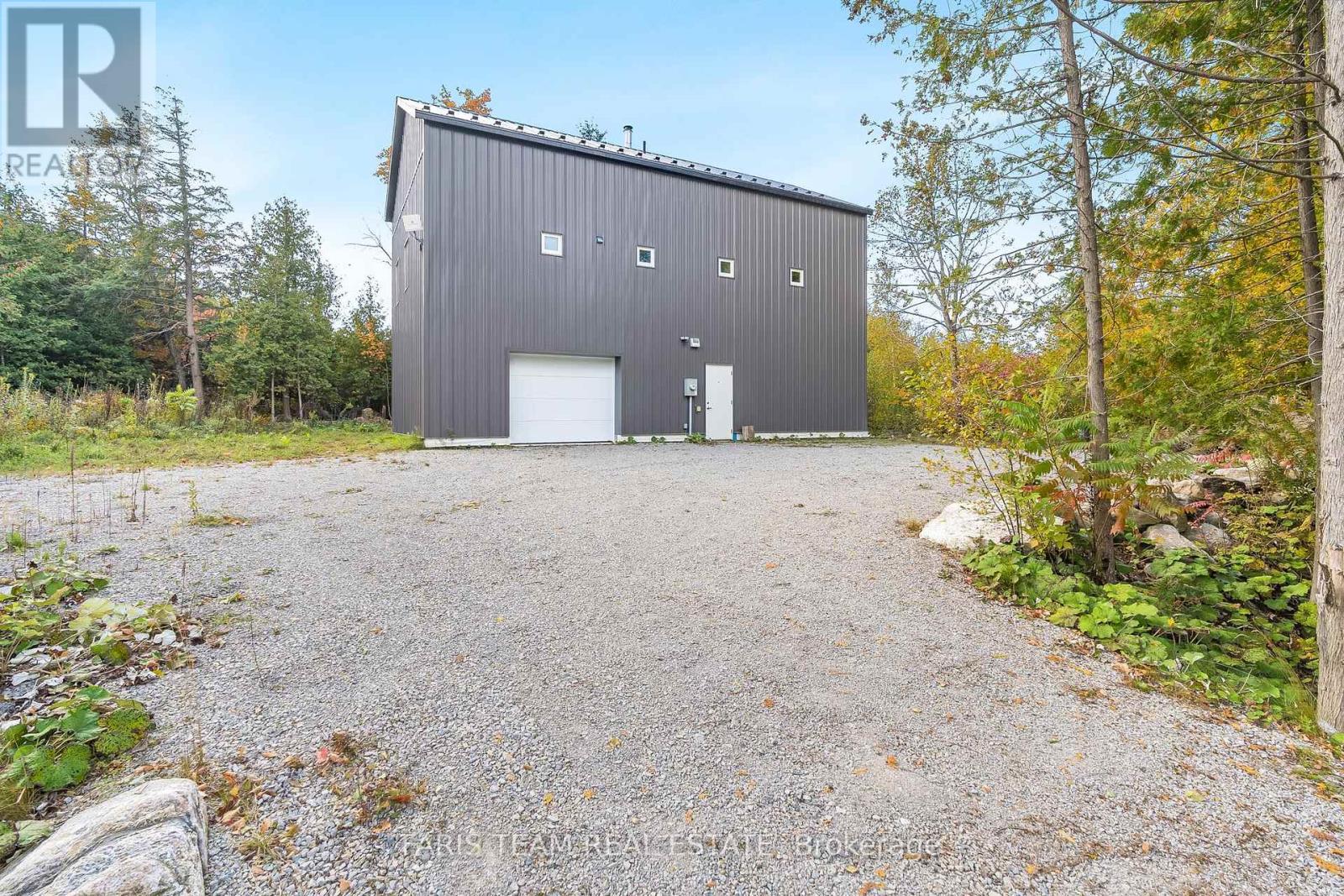 Property at 2576 CHAMPLAIN ROAD image 3