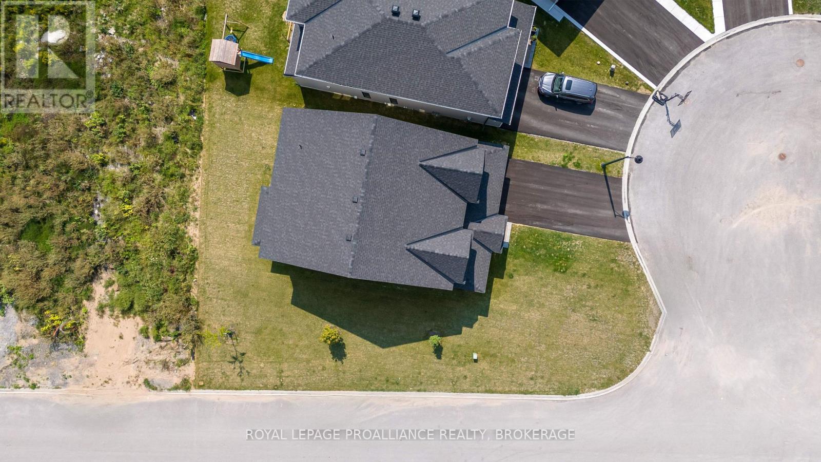 Property at 1601 WILLOW COURT image 3