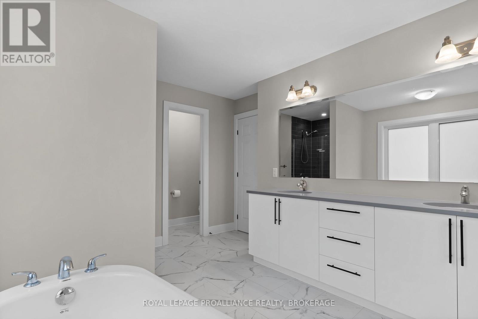 1601 Willow Court, Kingston, Ontario  K7P 0S6 - Photo 34 - X12147717