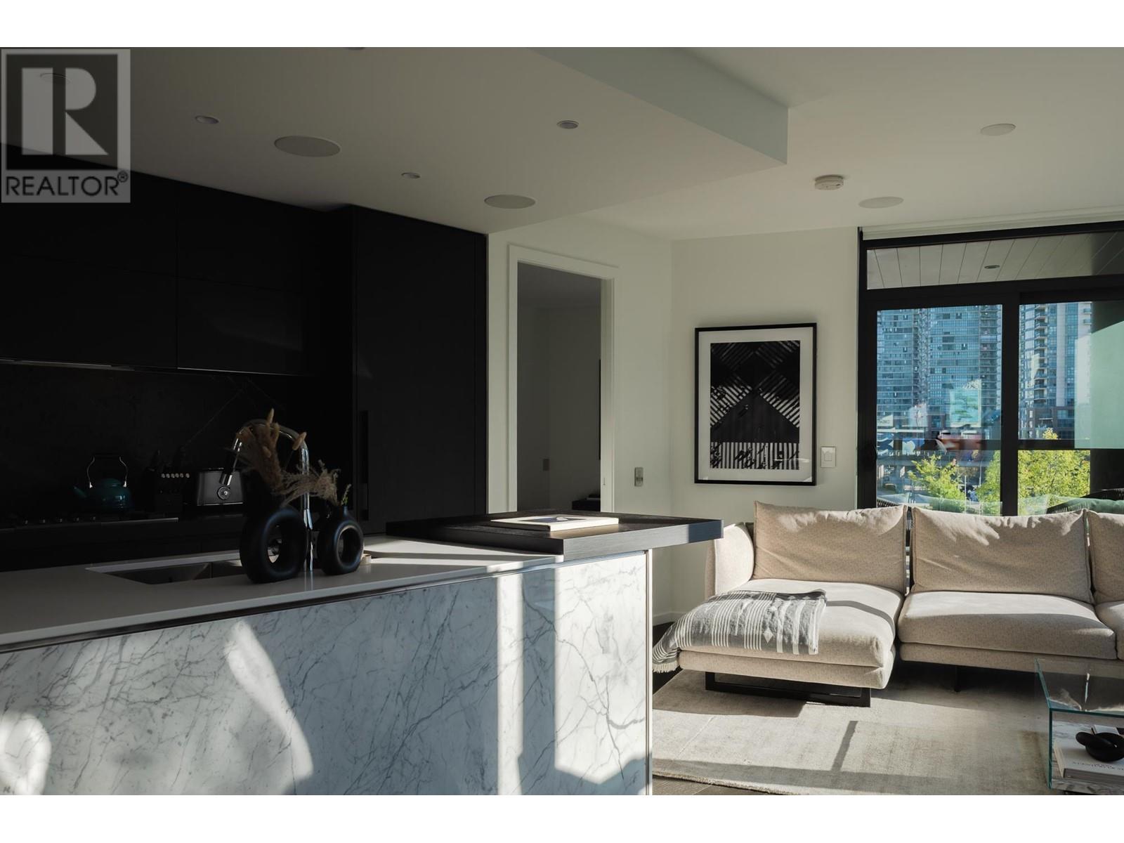 Listing Picture 4 of 39 : 406 1601 QUEBEC STREET, Vancouver / 溫哥華 - 魯藝地產 Yvonne Lu Group - MLS Medallion Club Member