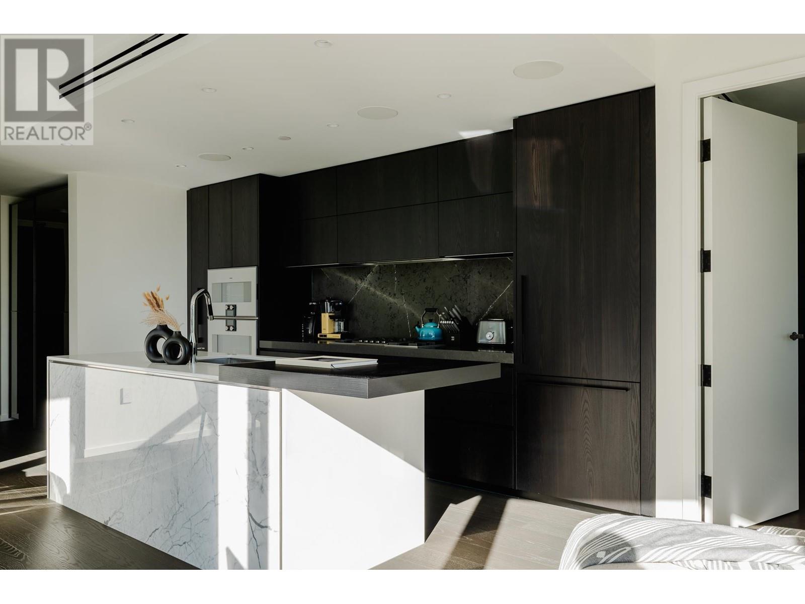 Listing Picture 13 of 39 : 406 1601 QUEBEC STREET, Vancouver / 溫哥華 - 魯藝地產 Yvonne Lu Group - MLS Medallion Club Member