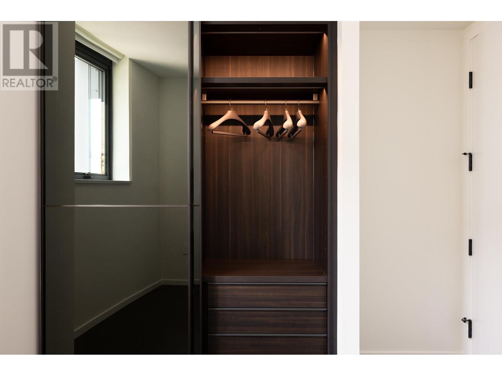 Listing Picture 25 of 39 : 406 1601 QUEBEC STREET, Vancouver / 溫哥華 - 魯藝地產 Yvonne Lu Group - MLS Medallion Club Member