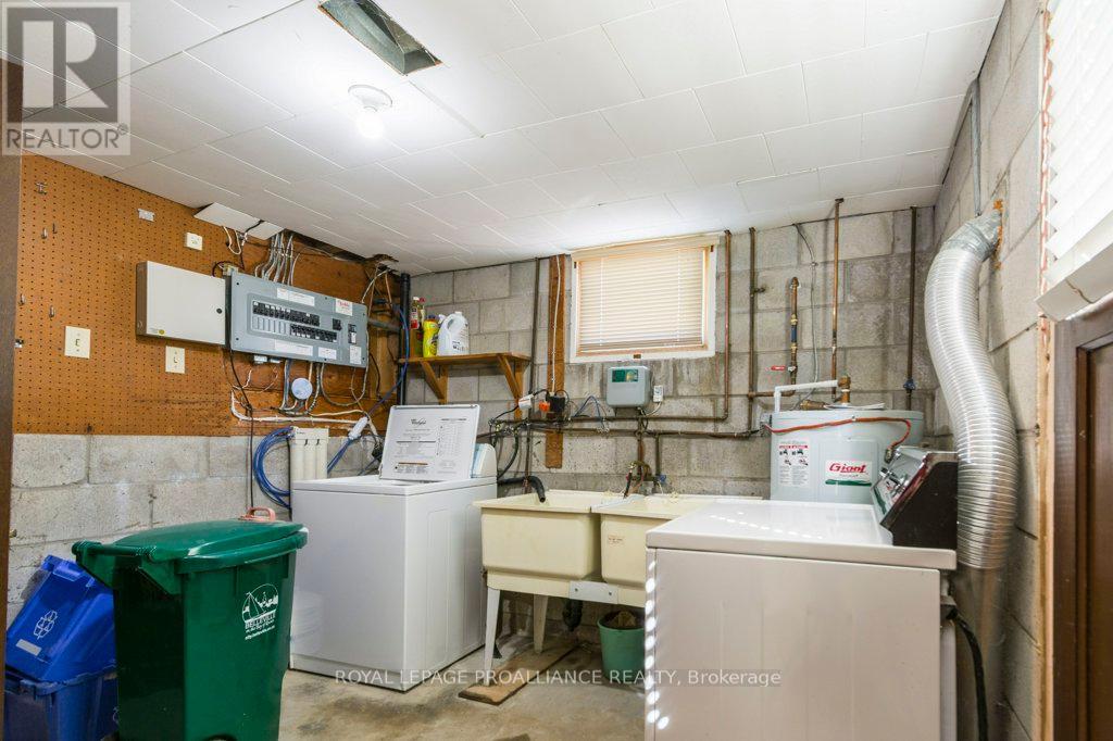 41 Parkdale Drive, Belleville, Ontario  K8P 2P3 - Photo 21 - X12147698