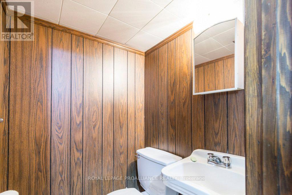 41 Parkdale Drive, Belleville, Ontario  K8P 2P3 - Photo 22 - X12147698