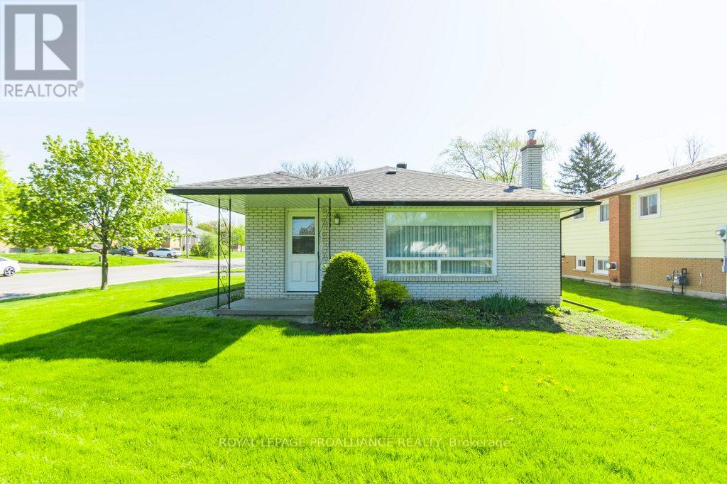41 Parkdale Drive, Belleville, Ontario  K8P 2P3 - Photo 24 - X12147698