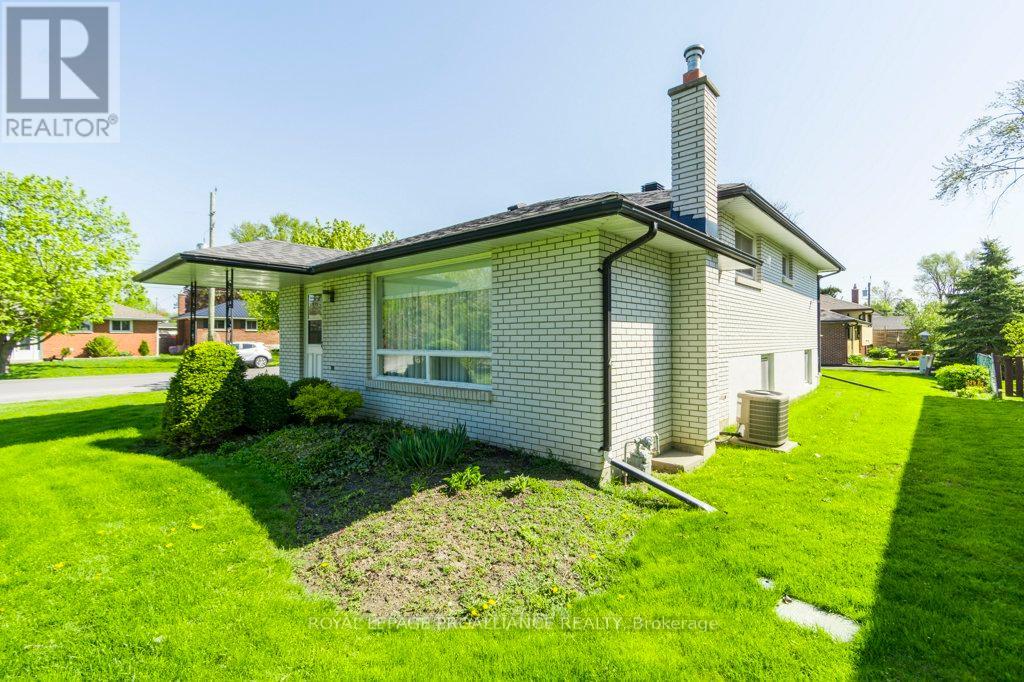 41 Parkdale Drive, Belleville, Ontario  K8P 2P3 - Photo 25 - X12147698