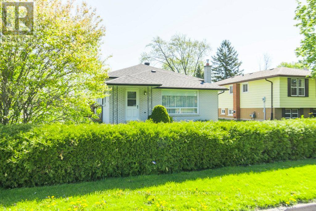 41 Parkdale Drive, Belleville, Ontario  K8P 2P3 - Photo 26 - X12147698