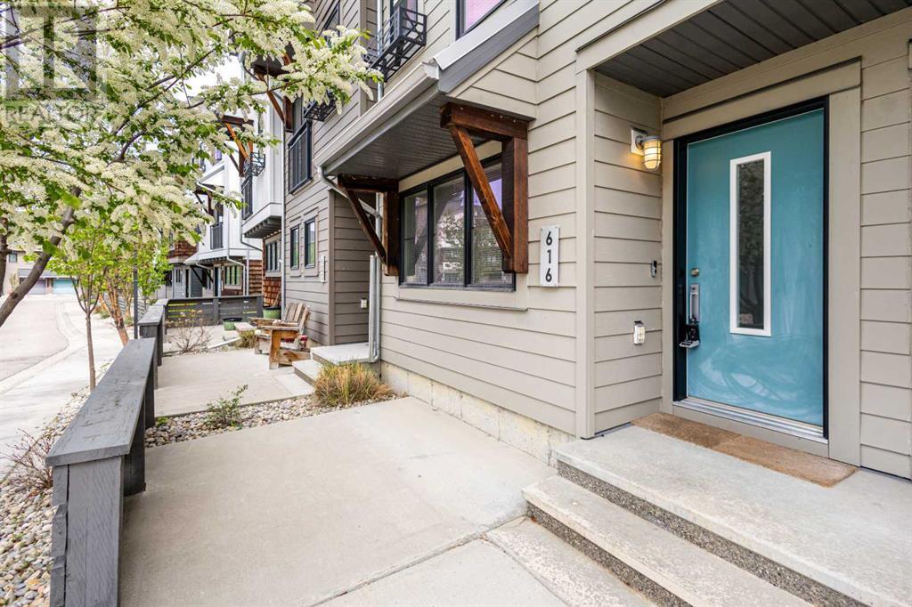 616 Walden Circle Se, Calgary, Alberta  T2X 0Y4 - Photo 2 - A2220802