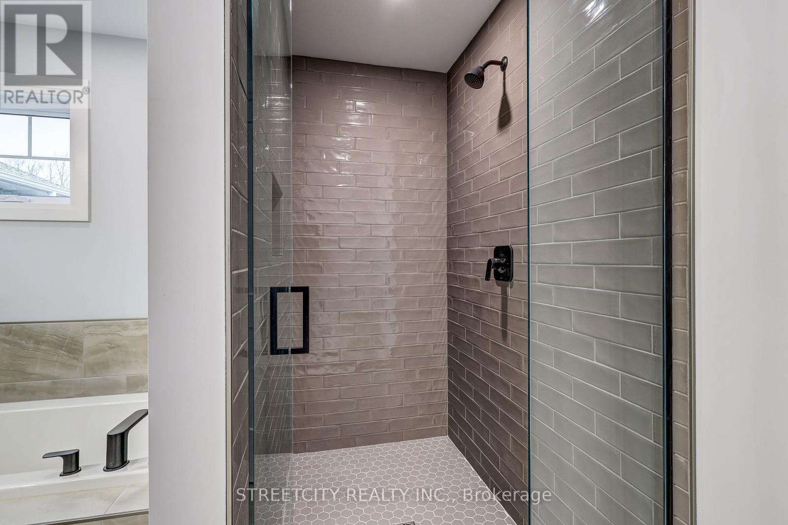 8074 Union Road, Southwold, Ontario  N0L 1K0 - Photo 36 - X12100977