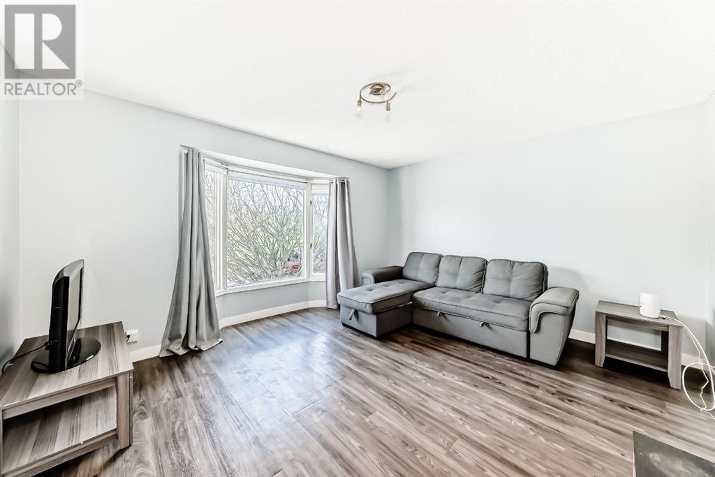 23 Edgedale Road, Calgary, Alberta  T3A 2P6 - Photo 14 - A2219902
