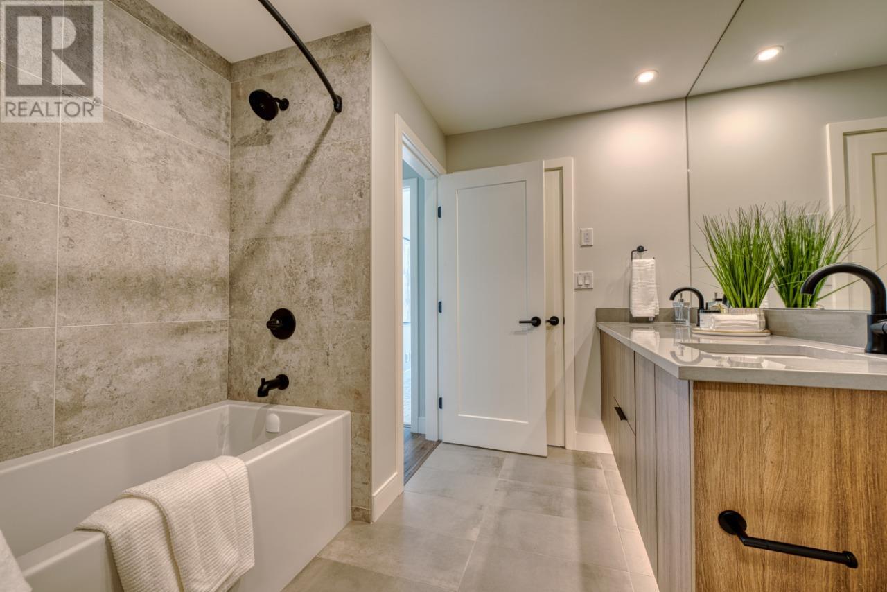 75 Predator Ridge Drive Unit# 107, Vernon, British Columbia  V1H 0A5 - Photo 11 - 10347504