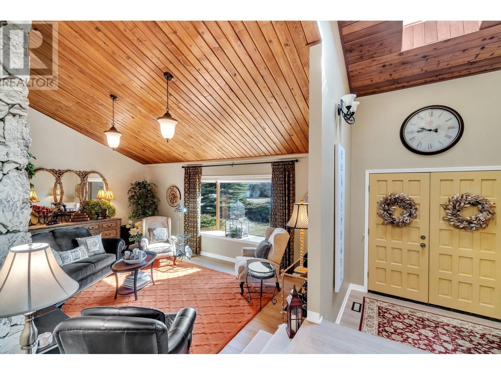Property at 2463 Irvine Avenue image 3