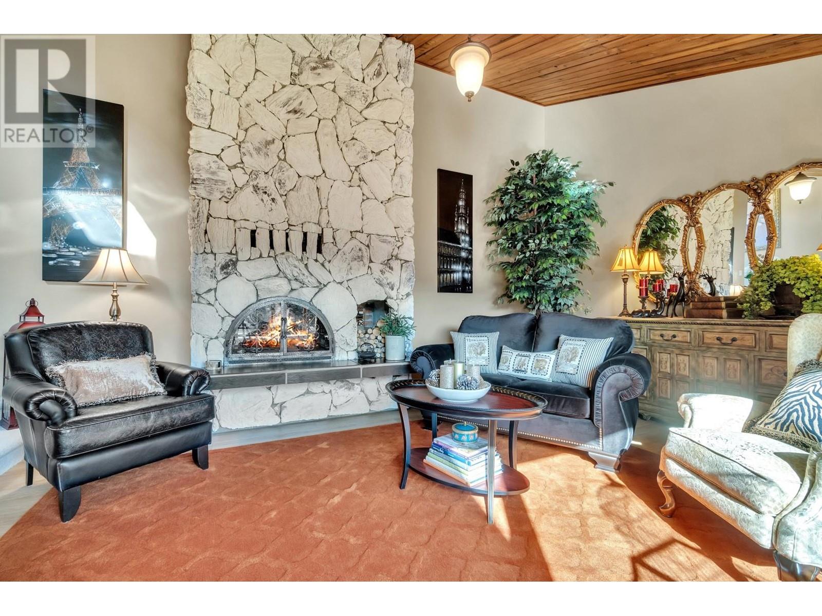 Property at 2463 Irvine Avenue image 4