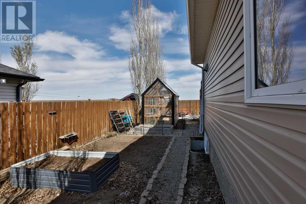 705 Centennial Avenue, Nobleford, Alberta  T0L 1S0 - Photo 36 - A2216427