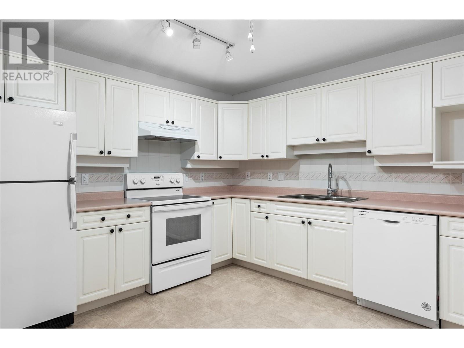 3300 Centennial Drive Unit# 104, Vernon, BC V1T9M5