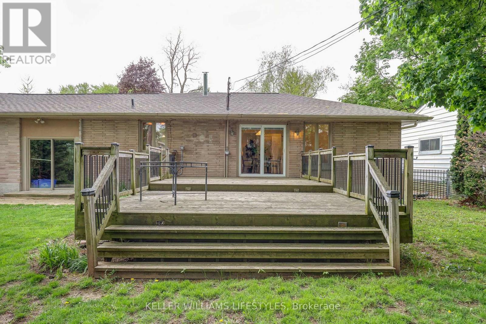 346 Glenrose Drive, London South, Ontario  N6K 2A8 - Photo 25 - X12146768