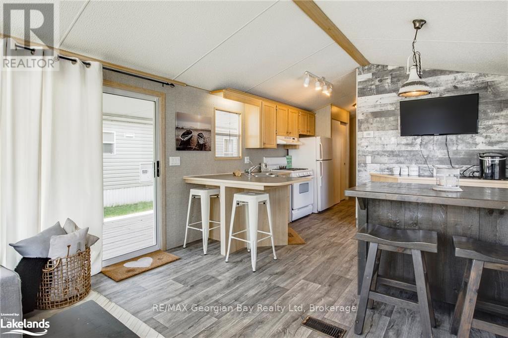 46 Lakeshore Road, Midland, Ontario  L4R 0B9 - Photo 10 - S12147632