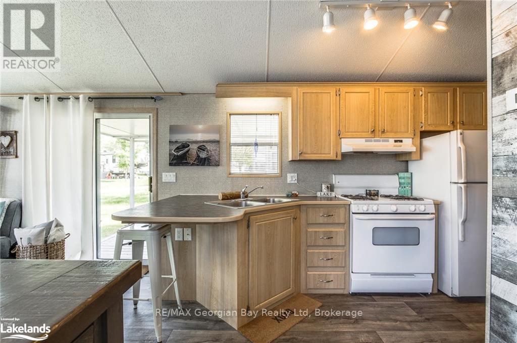 46 Lakeshore Road, Midland, Ontario  L4R 0B9 - Photo 11 - S12147632