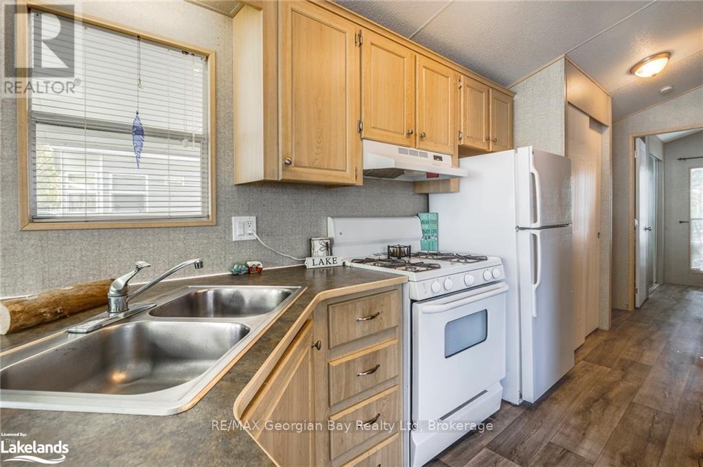 46 Lakeshore Road, Midland, Ontario  L4R 0B9 - Photo 12 - S12147632